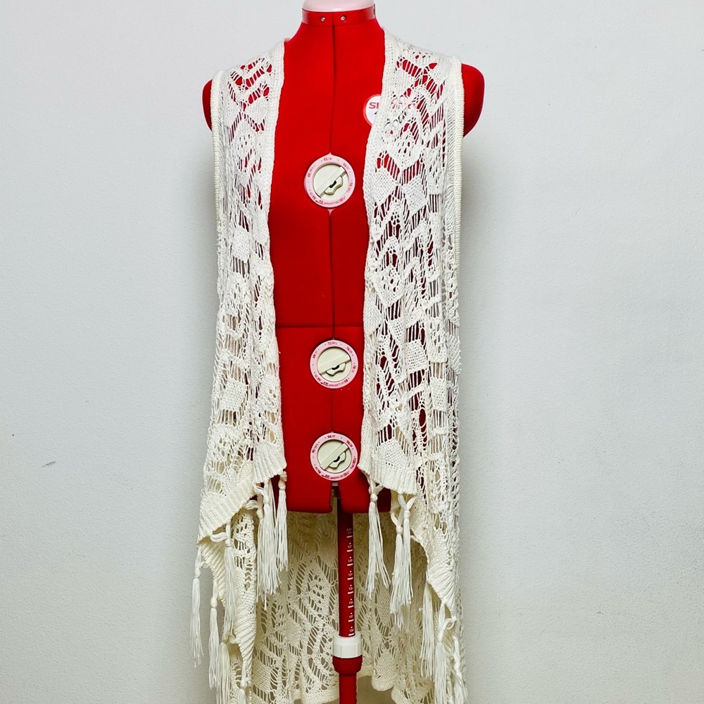 Cream Say What? Knit Long vest- Size L (EUC)